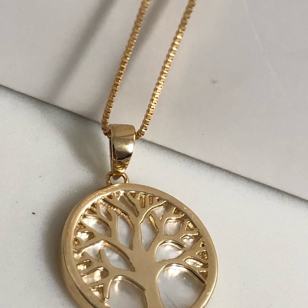 18k GF Nacar Shell Family Tree Necklace - Picture 5 of 9